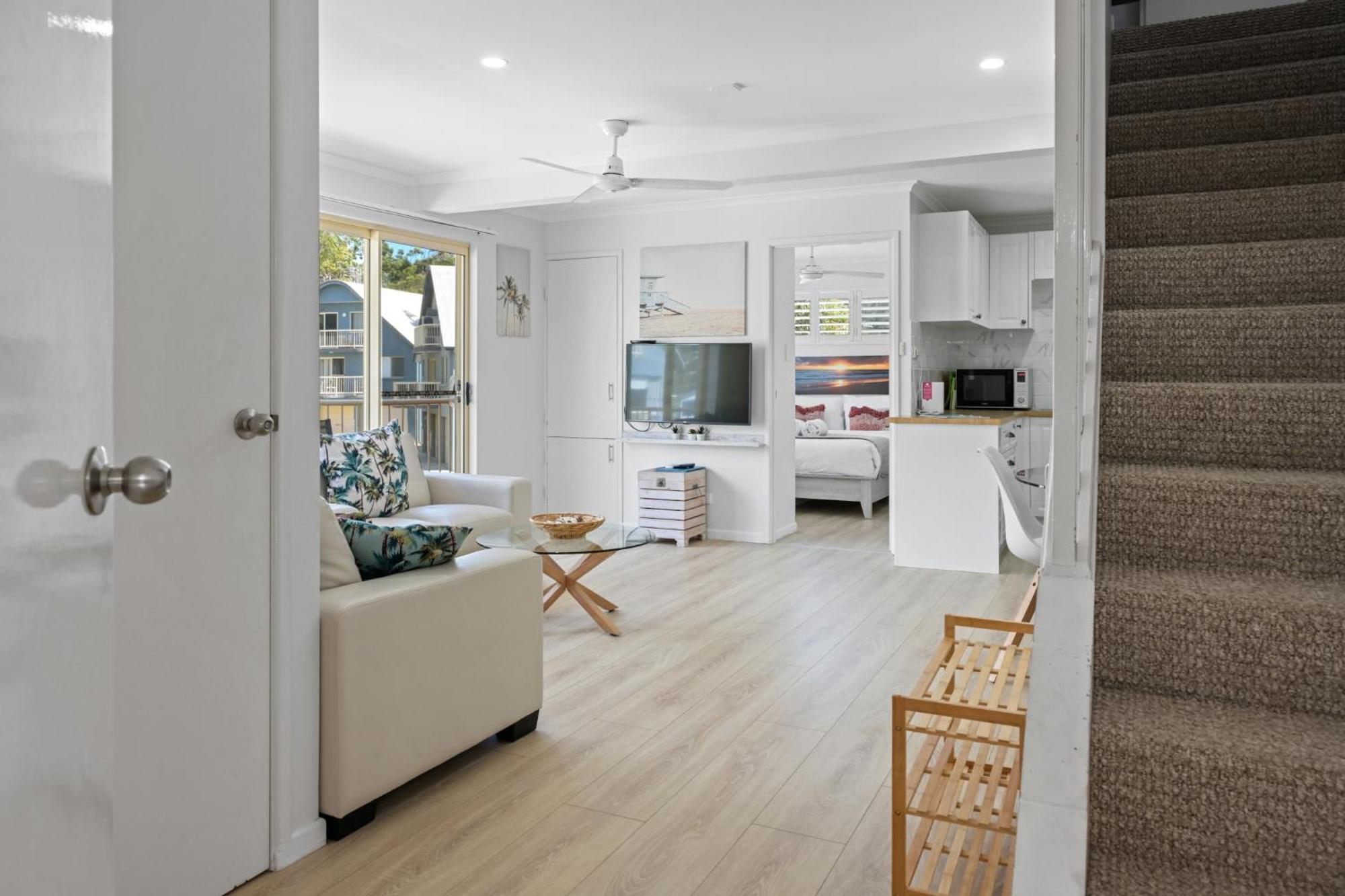 ריינבואו ביץ' Rainbow Getaway Holiday Apartments מראה חיצוני תמונה