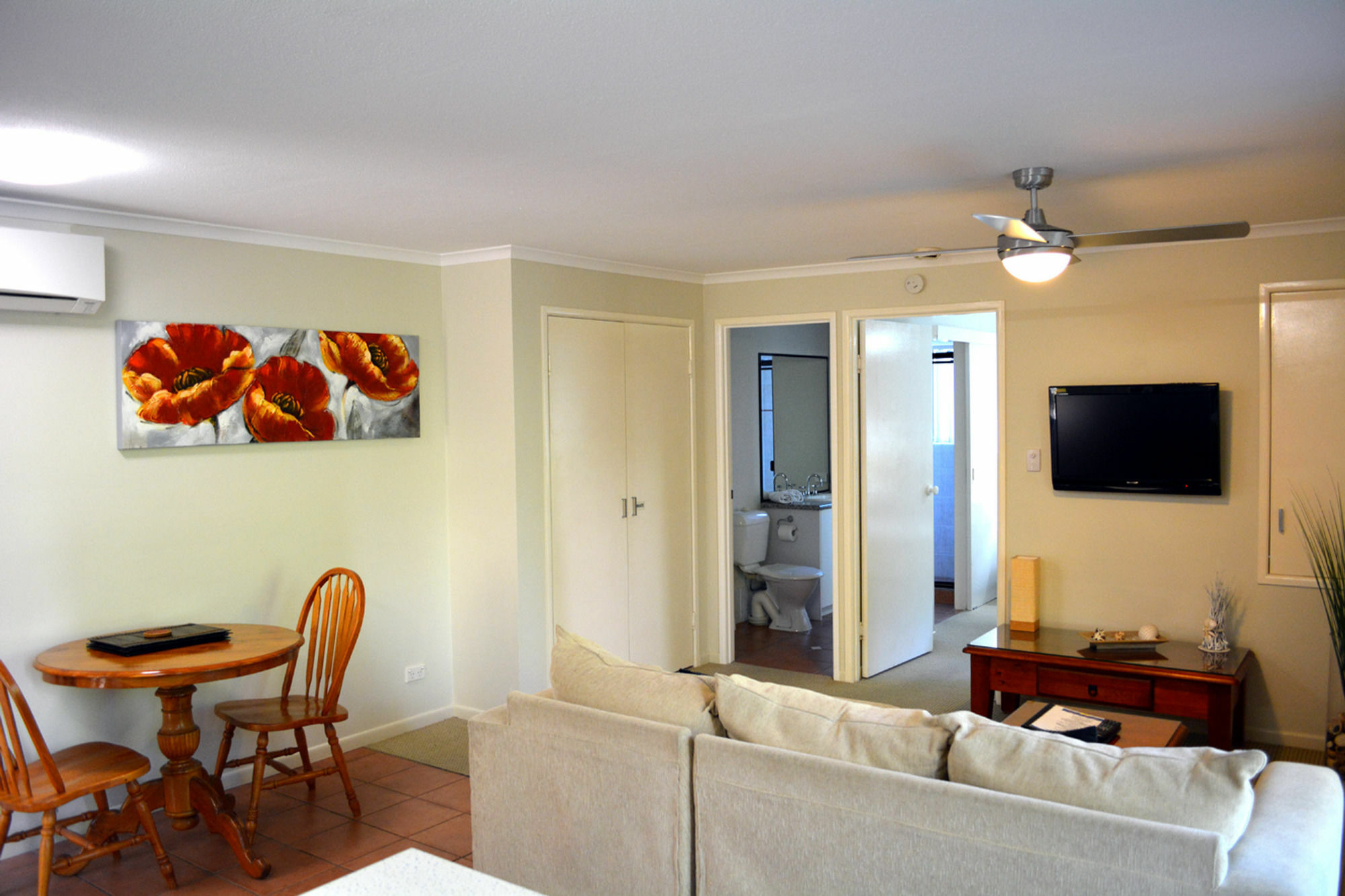 ריינבואו ביץ' Rainbow Getaway Holiday Apartments מראה חיצוני תמונה