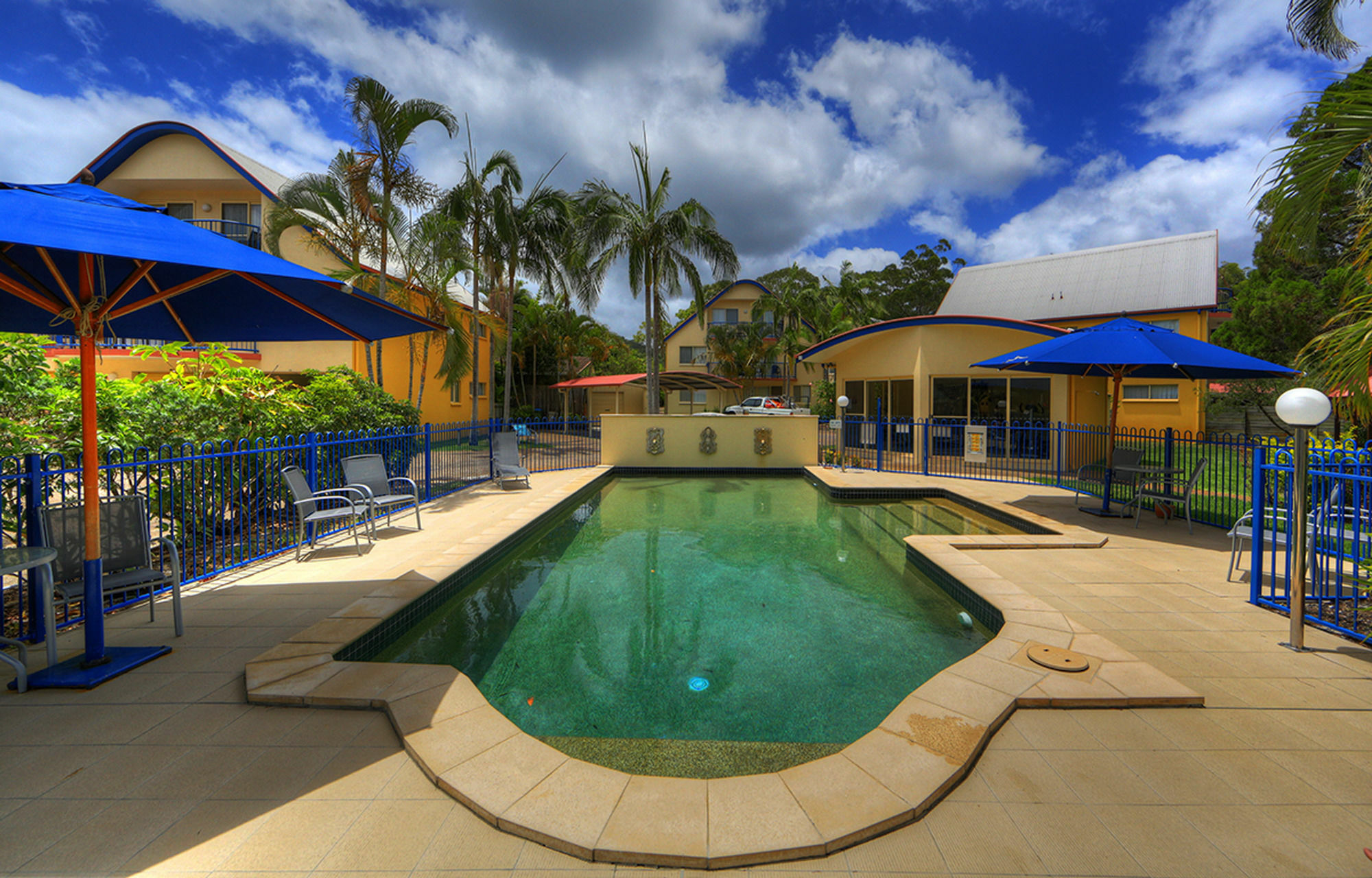 ריינבואו ביץ' Rainbow Getaway Holiday Apartments מראה חיצוני תמונה