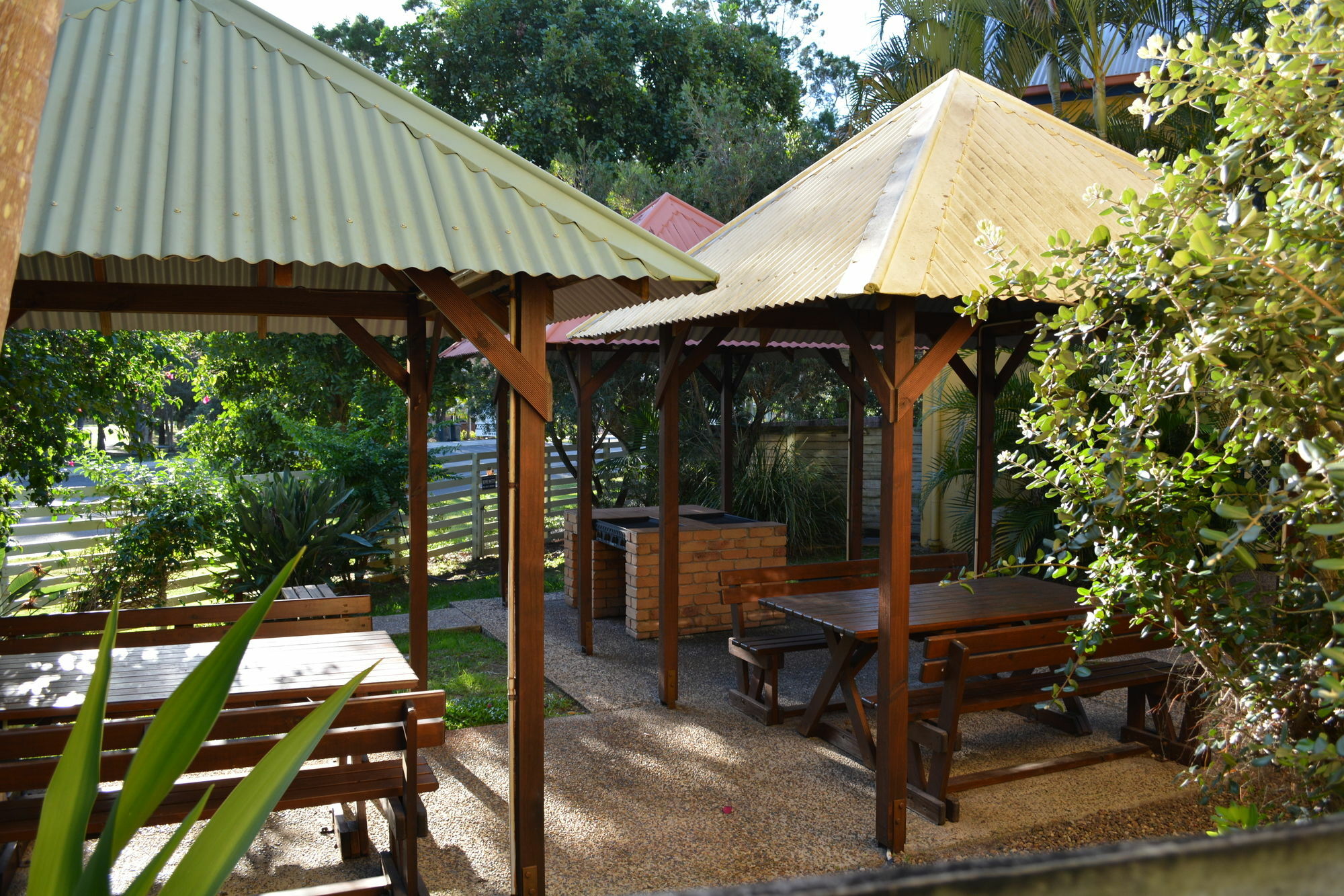 ריינבואו ביץ' Rainbow Getaway Holiday Apartments מראה חיצוני תמונה